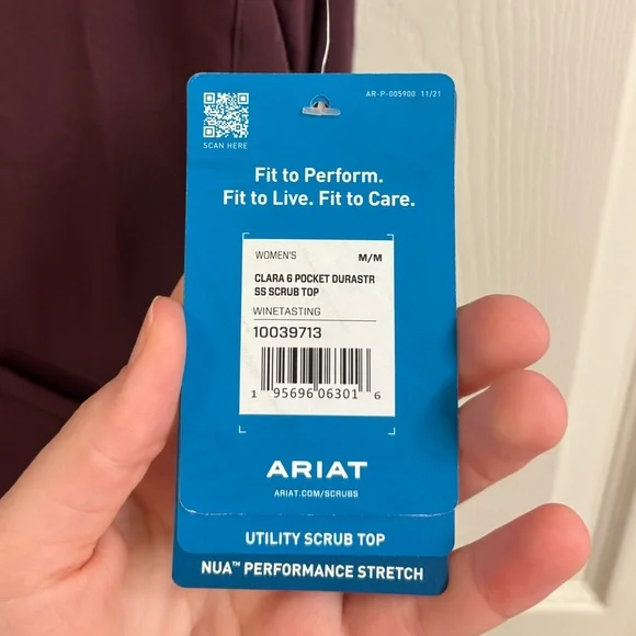 NWT Ariat Clara 6 Pocket Burgundy Scrub Top Size M - Picture 6 of 9